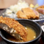 牛カツ京都勝牛 - メンチカツはカレーで