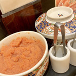 天麩羅 えびのや - テーブルには食べ放題明太子があり！