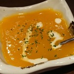 飲んべぇ食堂 らくだ屋 - お通し(カボチャのポタージュ)