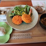 給い物屋 カフェ 笑み - コロッケ定食