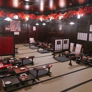 4月～10月頃
【お座敷の間】
3名様～40名様
まるで気分はお殿様＆お姫様♪