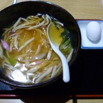 かな福 - 2012.224 五目うどん（大盛り＋１５０円）玉子は別で出てきます。
