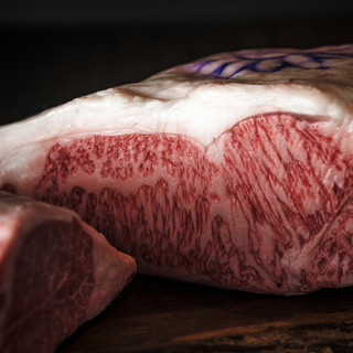 神戶牛肉的瘦肉、沙朗、菲力等種類豐富。
