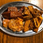 Tamaniha Yakiniku - 新鮮和牛ホルモン盛り合わせ七輪炭火焼