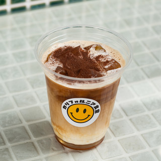 飲んだら誰もがハマる!?噂の＜シーソルトアイスコーヒー＞!!