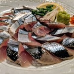 Hakkei Baru Wain To Nihonshu - 新秋刀魚の刺身