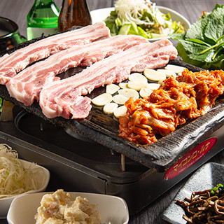 Please order thick-sliced samgyeopsal made with sticky pork from Ibaraki Prefecture.