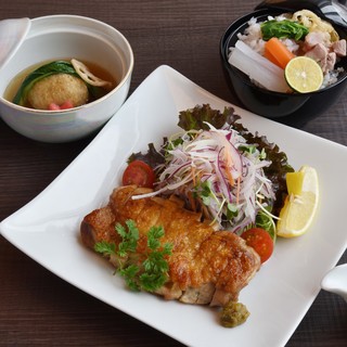 阿波尾鶏など徳島の味覚を味わう◆旬素材を使った創作料理も充実