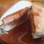 コメダ珈琲店 - ハムカツバーガー。