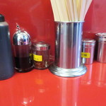 ラーメン二郎 - 卓上調味料