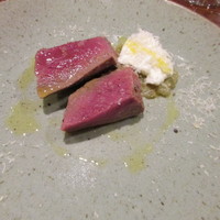 リストランテ ハナタニ - メイン料理－ファッソーネ(ビエモンテ州 仔牛)炭火焼 豆の煮込み 水牛のモッツァレラチーズ 