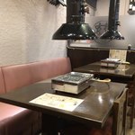 牛たん屋 BERO - 店内の網