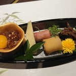 最高級A5神戸牛専門店 新宿 牛龍 - 前菜5種盛り合わせ