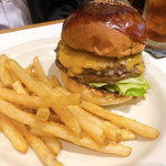 117751228 - ダブルチーズバーガー（1550円）