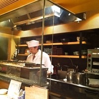 名古屋コーチン 鳥しげ - カウンターでおひとり様♪( ´▽｀)