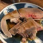 宇ち多゛ - タン生（赤い所お酢掛けて）