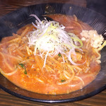 大塚屋 - 辛味噌ラーメン 750円。