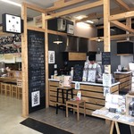 CAFE 水とコーヒー - 海の駅「わんど 」にあります。