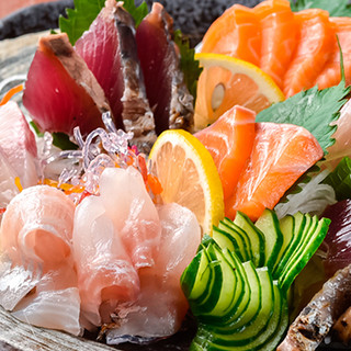 We offer fresh seafood from the Genkai Sea in a variety of ways.