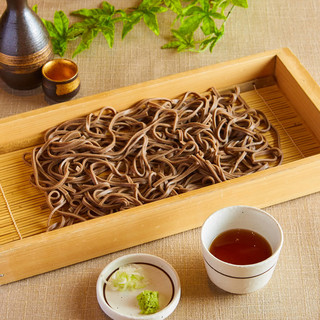 〆に是非！六金オリジナルの様々な田舎蕎麦をご提供致します。