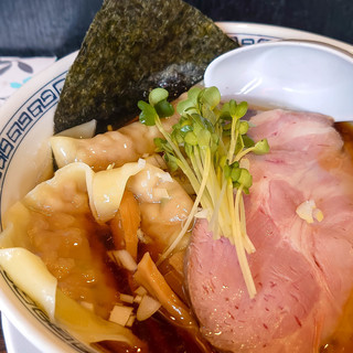 らーめん 稲荷屋 - 料理写真:ワンタン麺