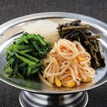 可選韓式拌菜拼盤