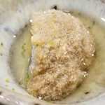 鮨匠 のむら - (07)真蛸の真子(鹿児島県開聞岳沖産)
      粒が綺麗に立ち、のむらオリジナル出汁醤油によるさっぱりとした薄味の味付けで柔らかな旨みを楽しみました。
      海藤花(かいとうげ)と呼びます。