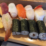 Takasago Sushi - にぎり、アップ