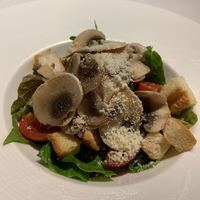 THE KAWABUN NAGOYA - グリルベーコンと秋茄子のチョップサラダ  生マッシュルームがいい。ベーコンが厚切り。ボリュームがあります。