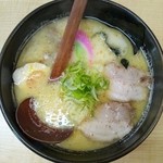 とんこつらーめん（650円）