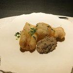 エクアトゥール - 穴子フリット、ゴボウとカレーのソース
