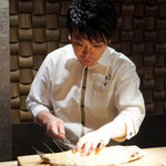 Higashiyama Yoshihisa - 愛知県一色産の鰻の白焼き 松の実のソース