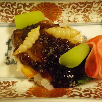 京料理 かじ - チョウロギがワンポイントのブリの照り焼き