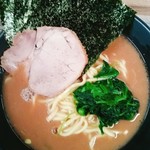 武道家 龍 - ラーメン並盛700円