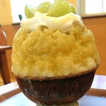 つばめ氷菓店 - ぶとう(シャインマスカット)