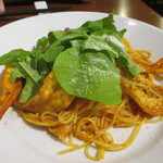 伊酒リア - 有頭エビのトマトソース（1,680円）