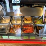 ロックンロール ブリトー - 野菜＆ソースの部　全部入れてもらったけど　きっと全部入りが一番美味しい
      オーケストラみたいなんだろな（…もっとロックな例えは無いんかい）