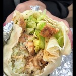 ロックンロール ブリトー - グリーンライスにチキンにレタスに…　もうお弁当そのまま巻いたみたいだね