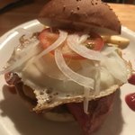 ズートンズ - ベーコンエッグチーズバーガー