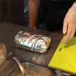 ロックンロール ブリトー - アルミホイルに包んでシール貼ったら　完成