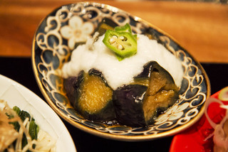 酒と博多飯 燦々 - 茄子の揚げ出しとろろがけ