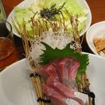三代目 鳥メロ - 鶏だけじゃなく刺身もあり。