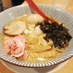 焼きあご塩らー麺 たかはし - 豚骨背脂らーめん