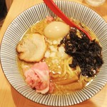 焼きあご塩らー麺 たかはし - 醤油味で意外に上品であっさり