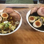 麺家 いろは - 料理写真:具材は同じ。