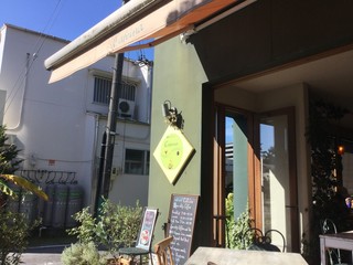 Natural Cafe Iina - 店構えからオシャレ笑
