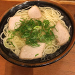 中華そば モリス - 一口飲んだだけで広がる見事な旨味