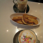 ベイク クラウンズ カフェ - COFFEEとまかないポテト（ぐるなびクーポン）