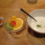 ルーエプラッツ ツオップ - ヨーグルト　フレッシュフルーツ