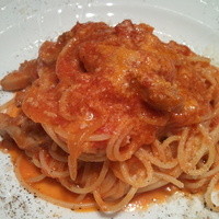 イル ビッライオ - 鶏肉のトマトソーススパゲティ